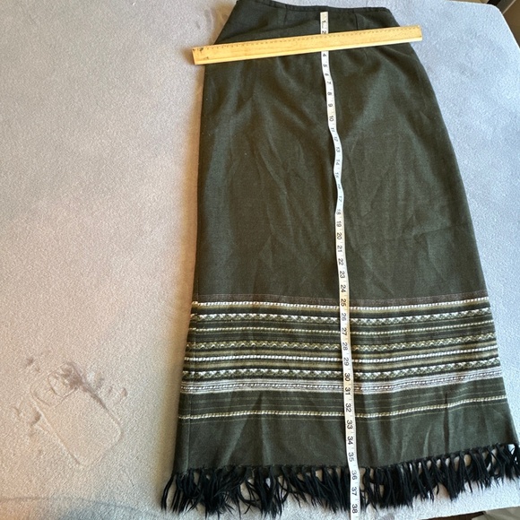 Vintage Southwestern Boho White Stag Olive Green Maxi Skirt 10 Hippie Fringe 90s - Picture 3 of 11